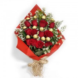 buquê 12 rosas e 12 ferreiro Rocher