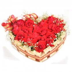 Cesta de Flores Coração de Rosas